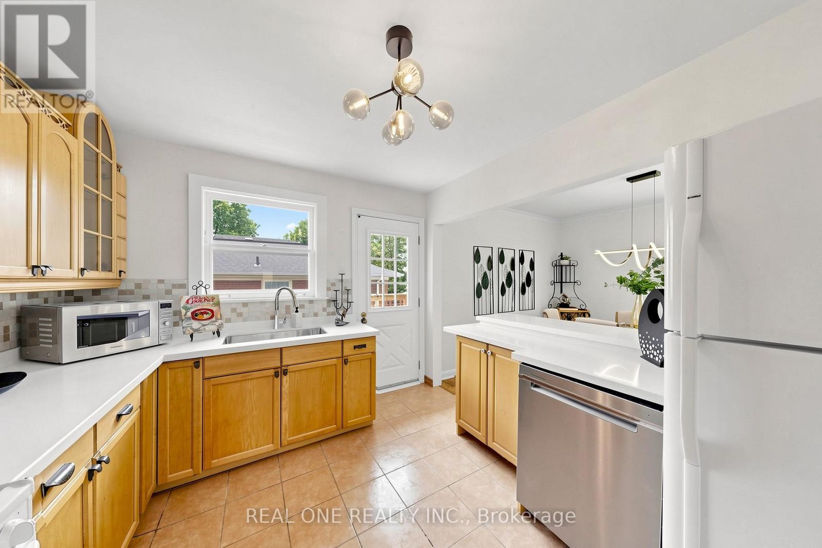 49 BAYVIEW PARKWAY - 15