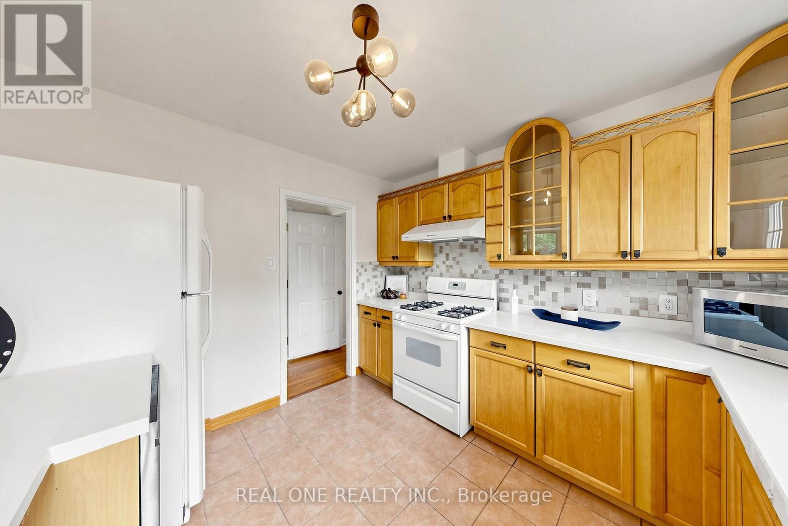 49 BAYVIEW PARKWAY - 17