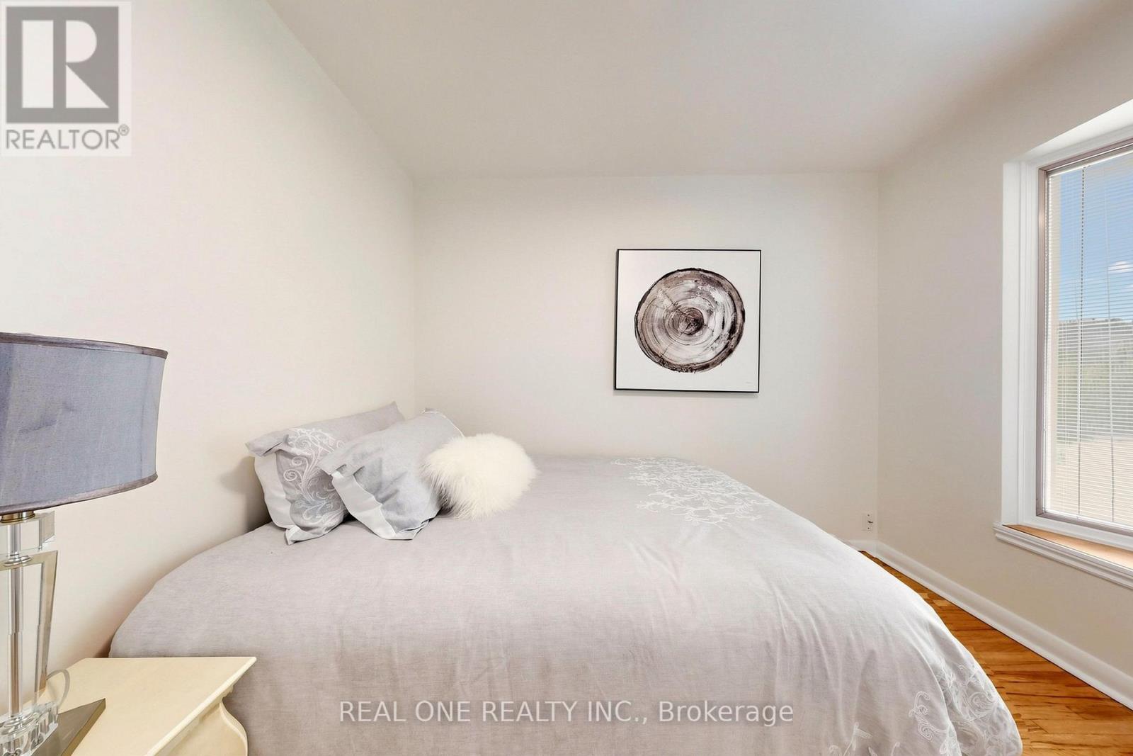 49 BAYVIEW PARKWAY - 21