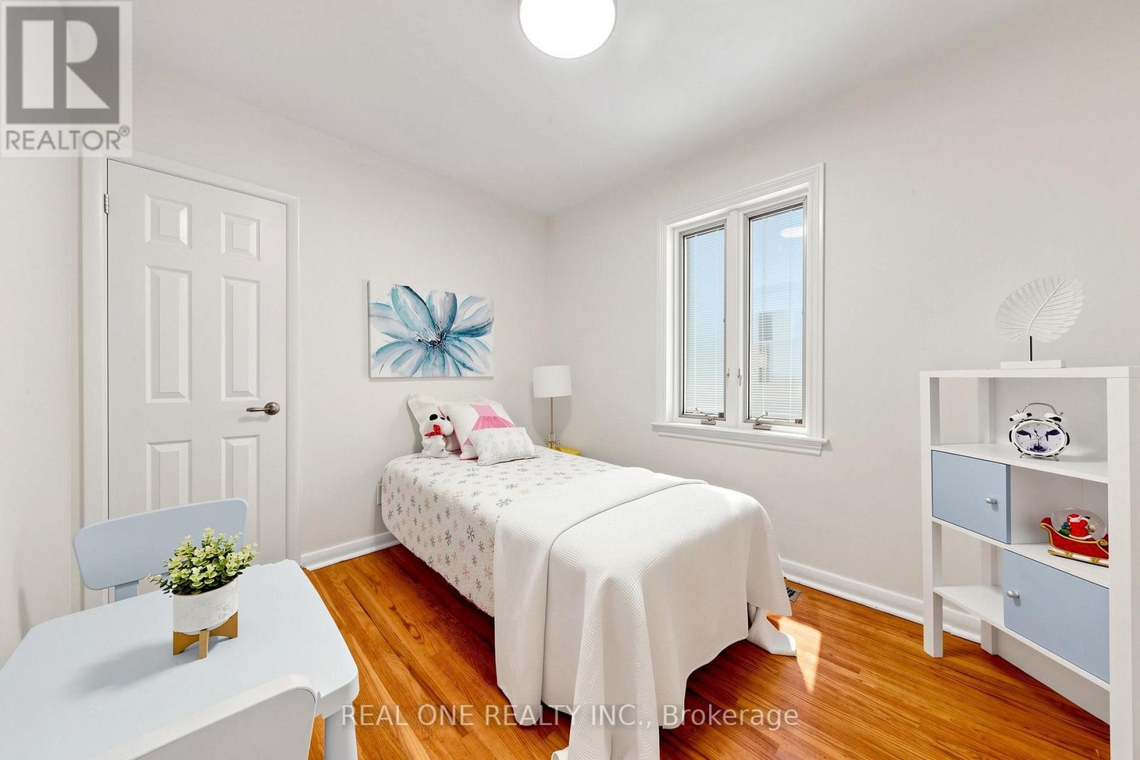 49 BAYVIEW PARKWAY - 23