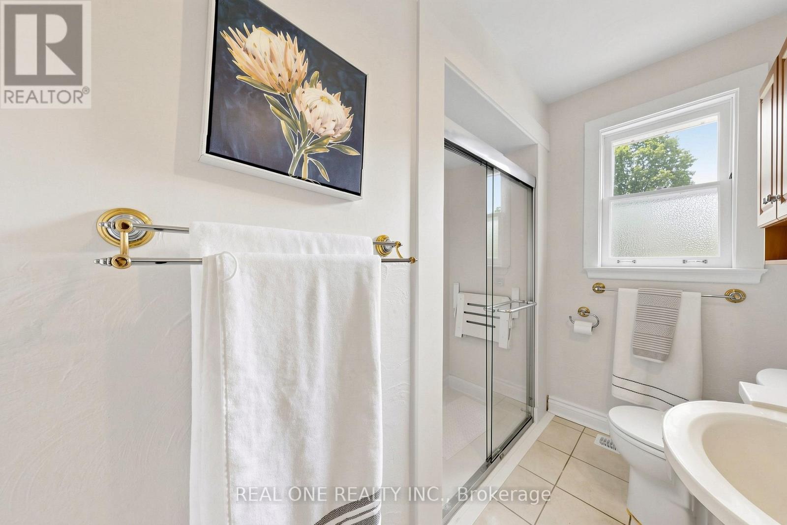 49 BAYVIEW PARKWAY - 25