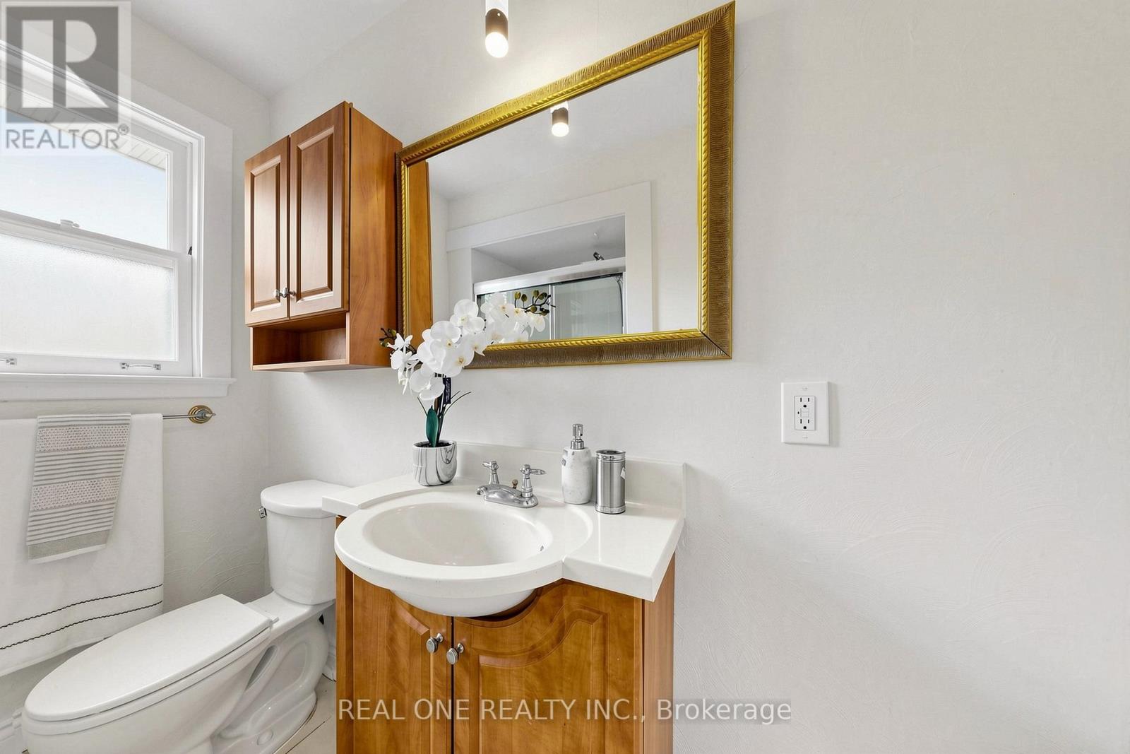 49 BAYVIEW PARKWAY - 26