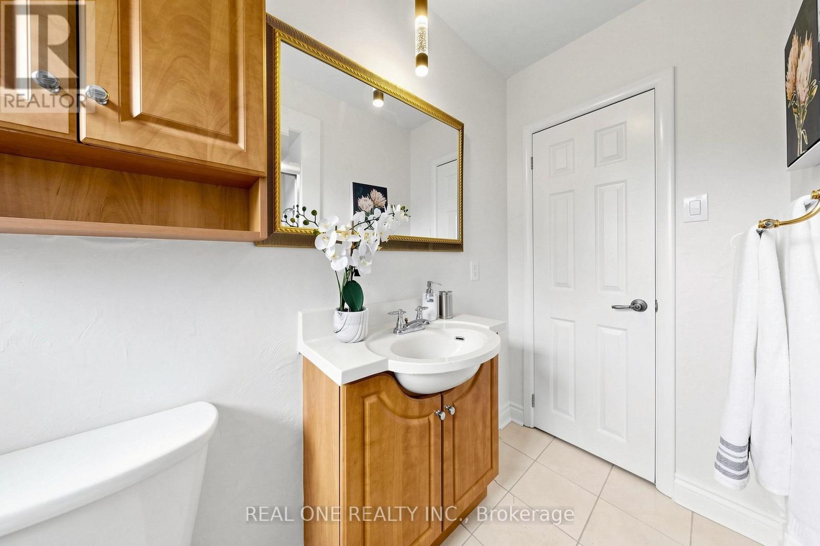 49 BAYVIEW PARKWAY - 27