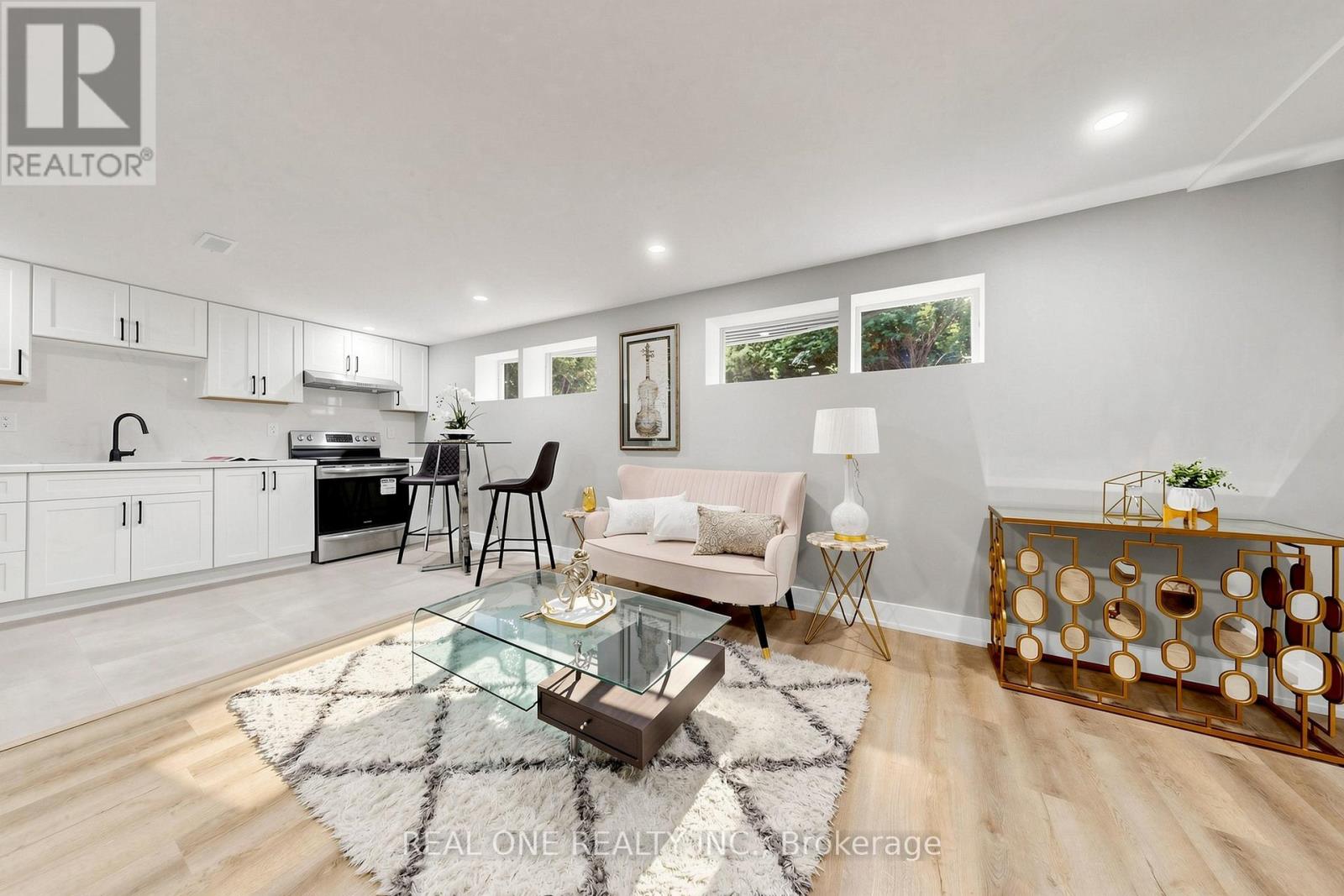 49 BAYVIEW PARKWAY - 35