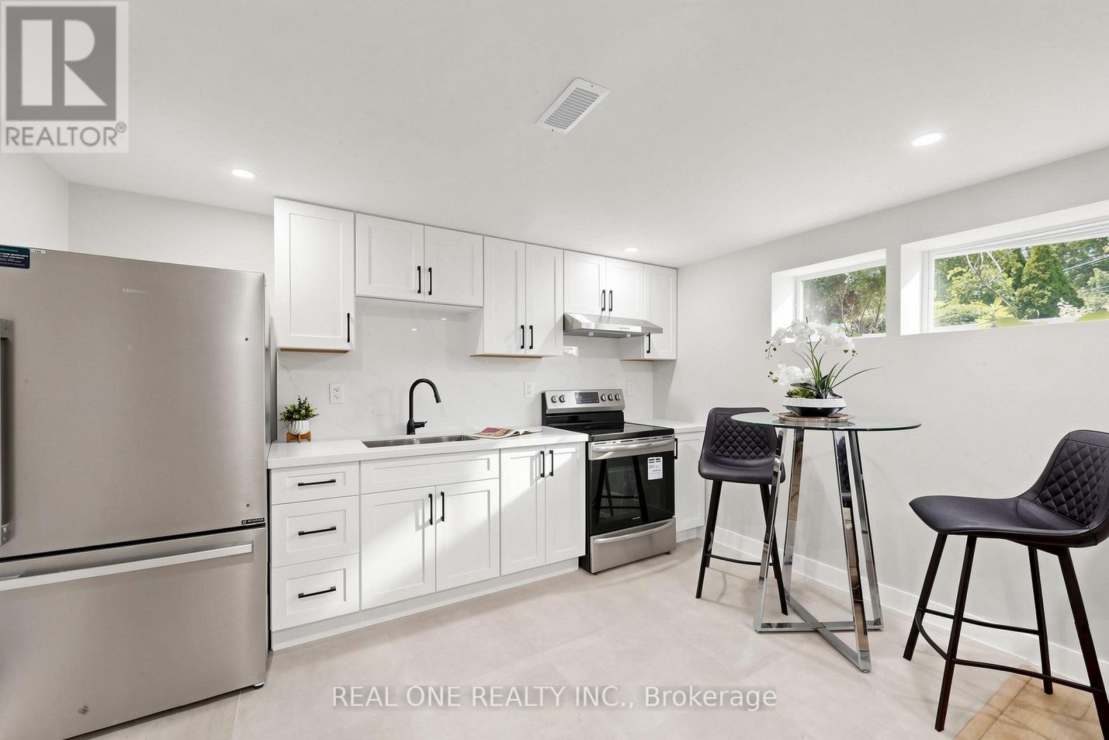49 BAYVIEW PARKWAY - 38