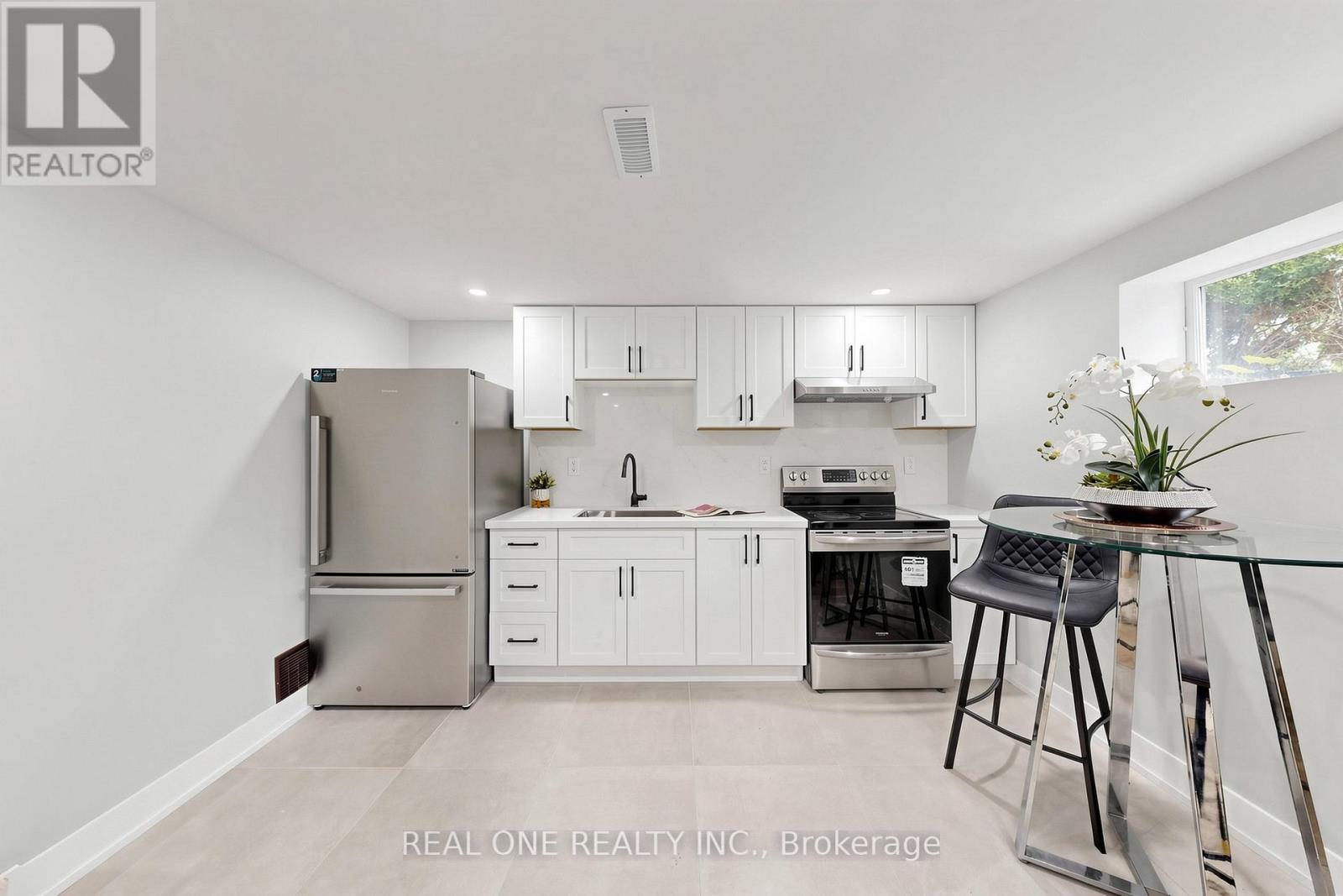 49 BAYVIEW PARKWAY - 39