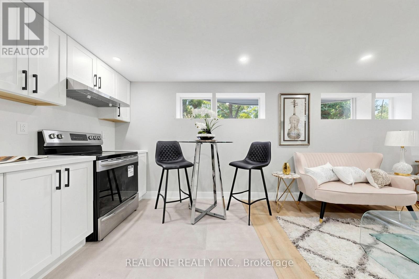 49 BAYVIEW PARKWAY - 40