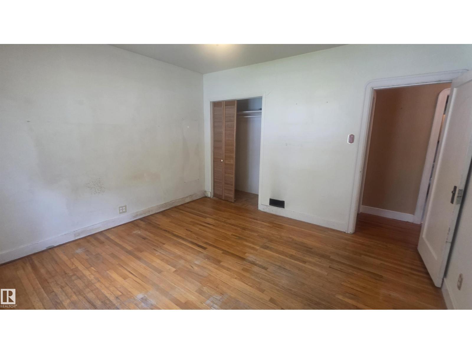 11909 83 ST NW - 14
