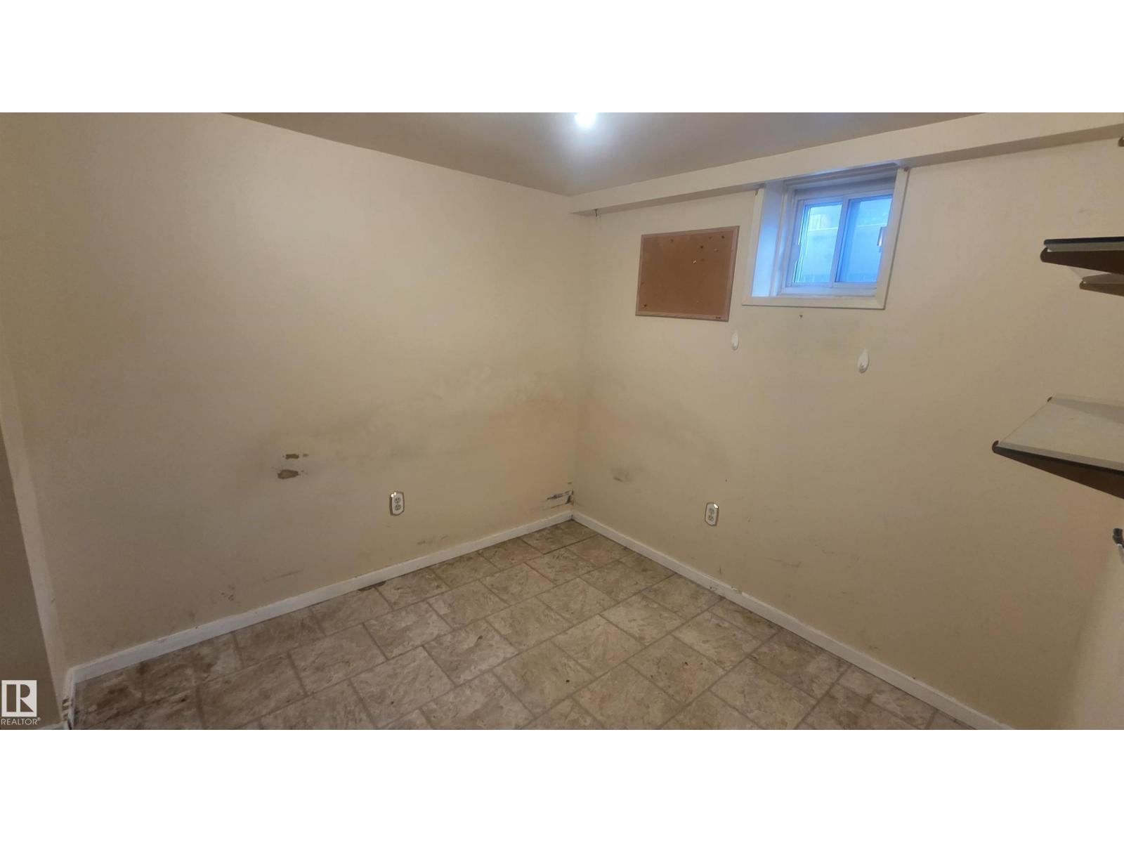 11909 83 ST NW - 16