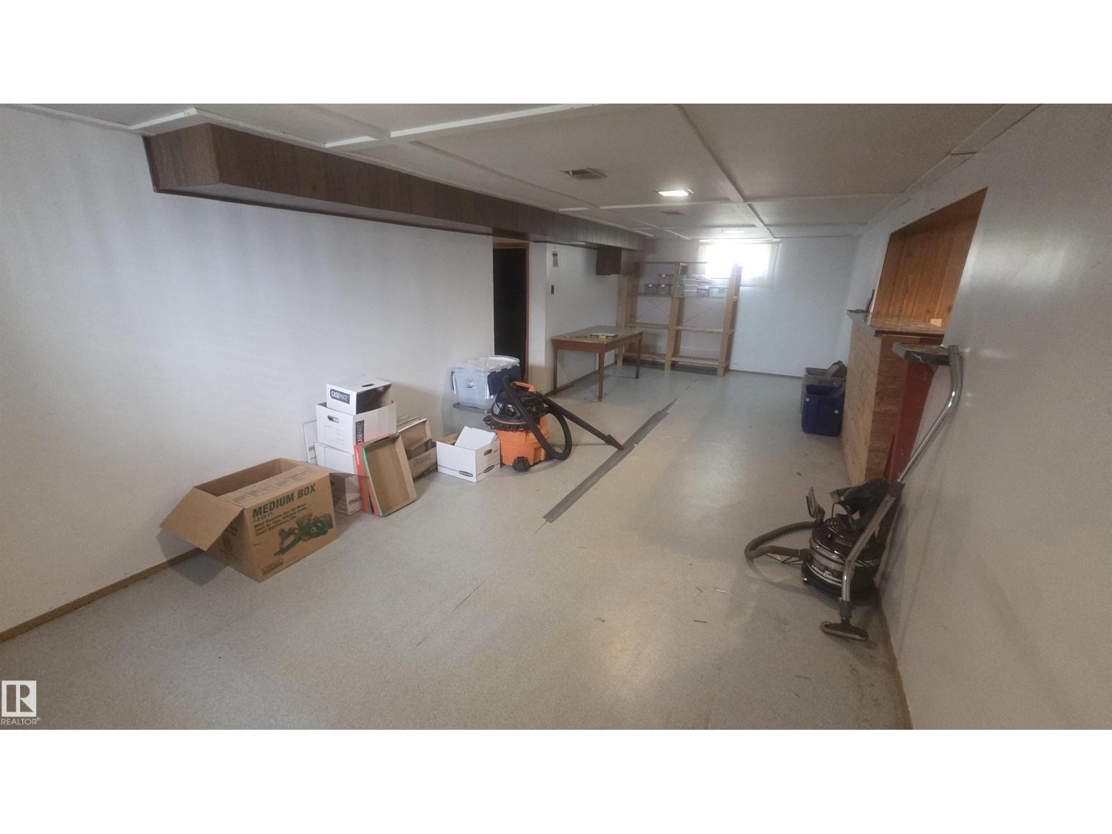 11909 83 ST NW - 18