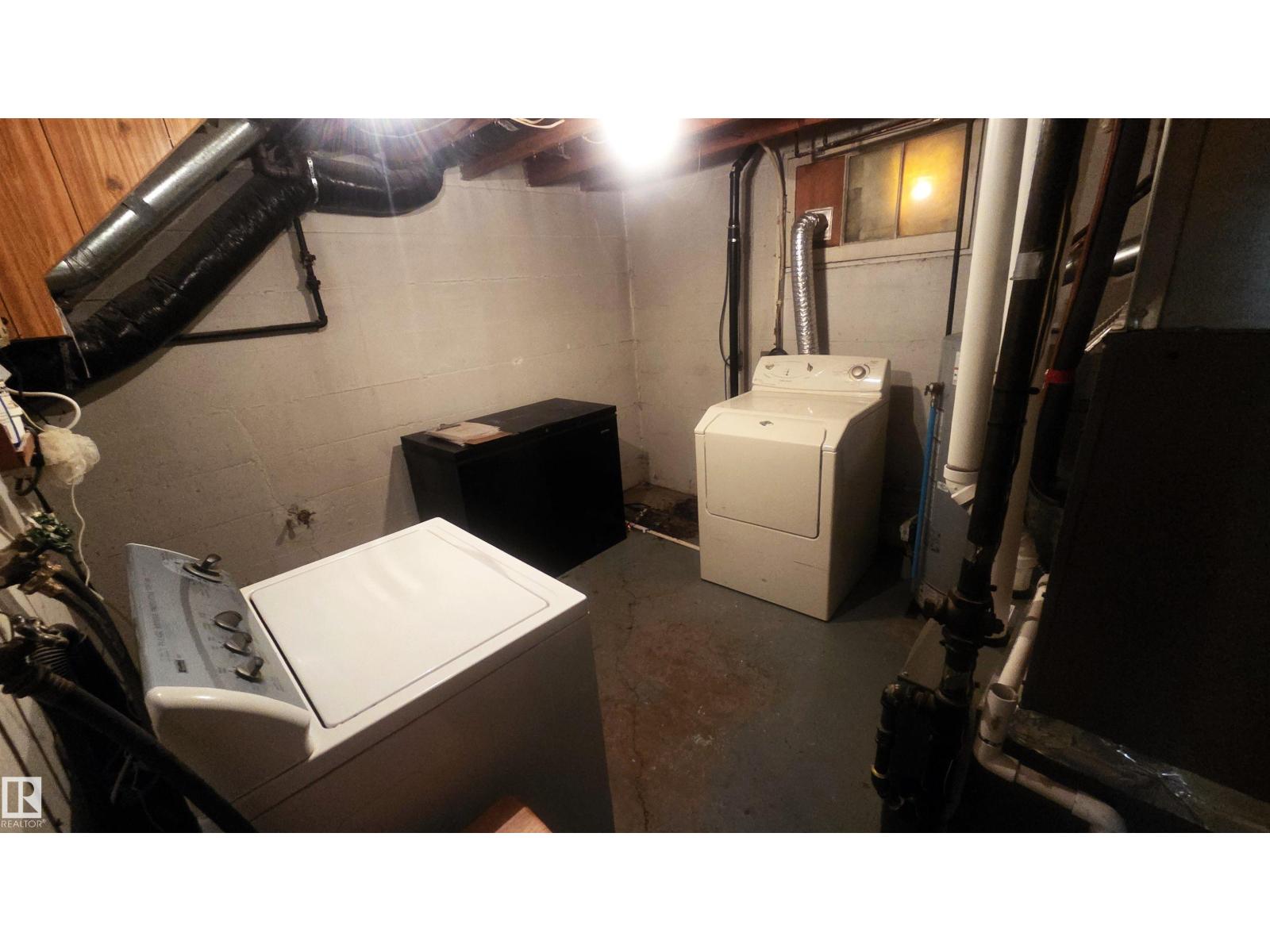 11909 83 ST NW - 24