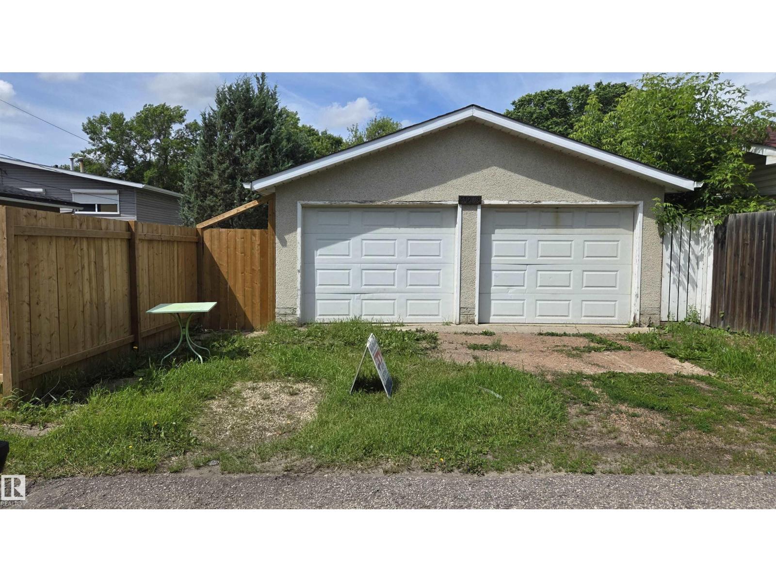 11909 83 ST NW - 7