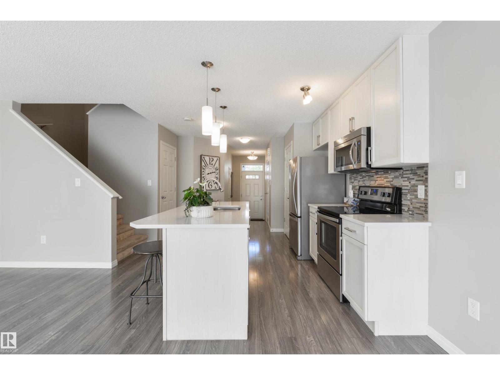 2315 68 ST SW — photo 11