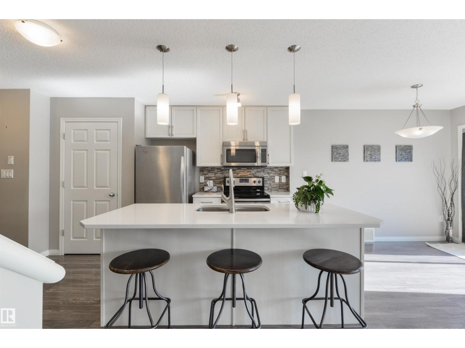 2315 68 ST SW — photo 8