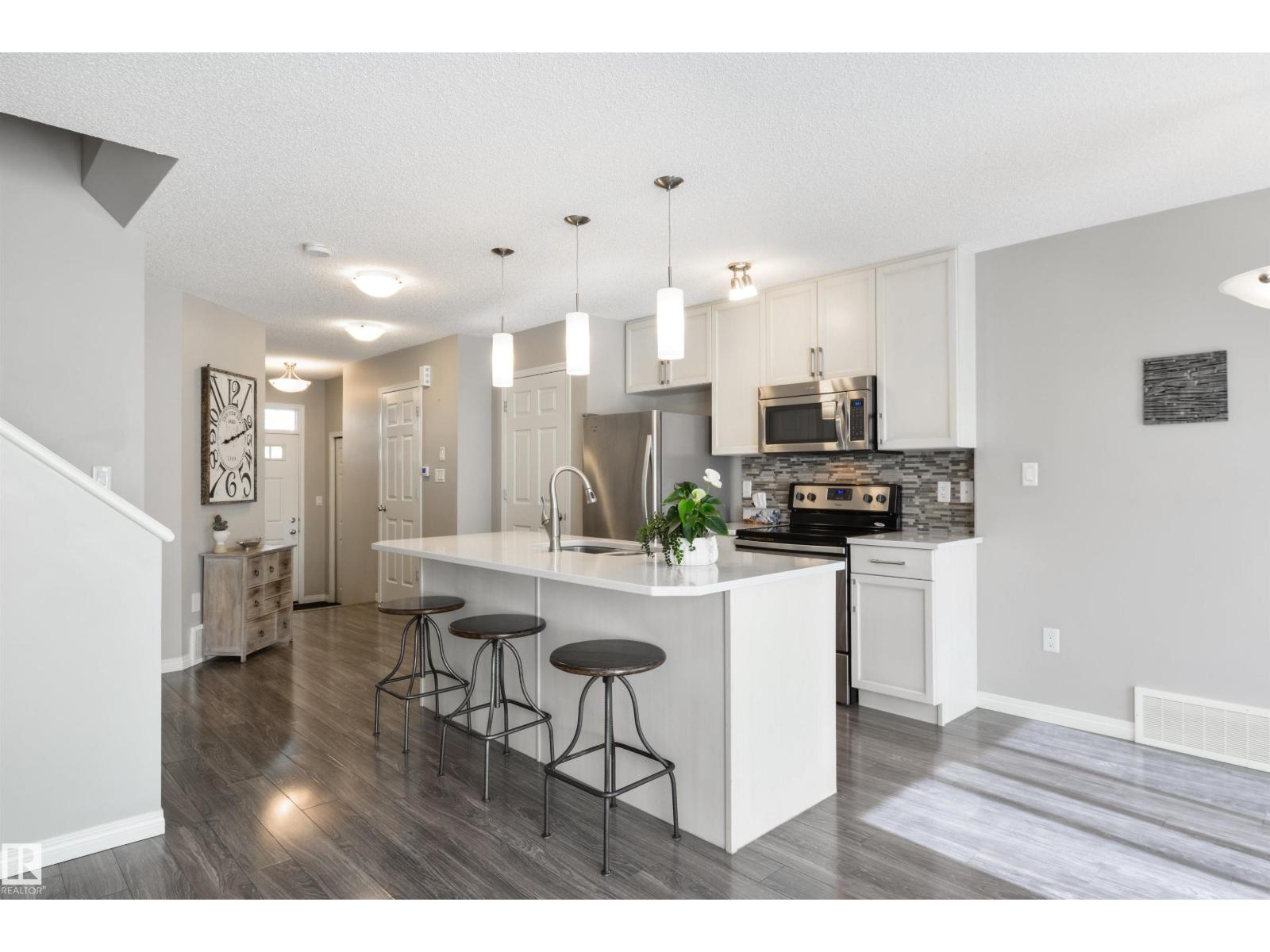 2315 68 ST SW — photo 9