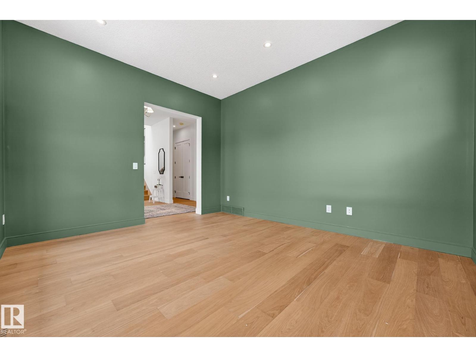 14004 89A AV NW - 10