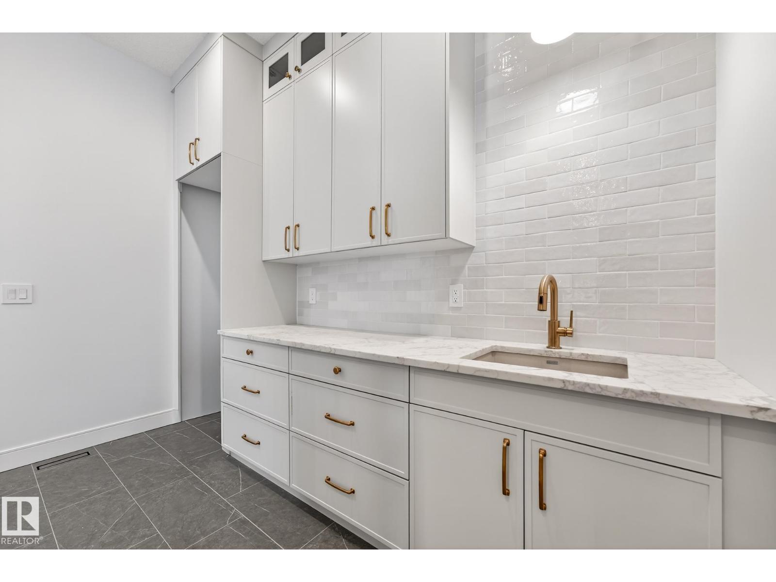 14004 89A AV NW - 24