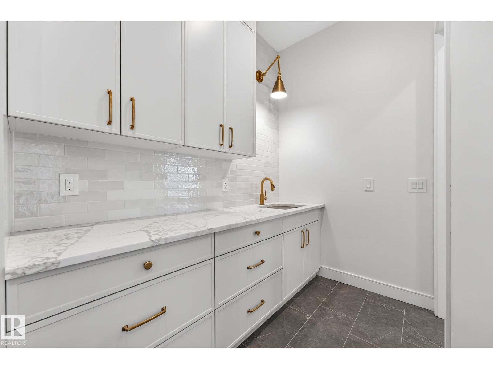 14004 89A AV NW - 25