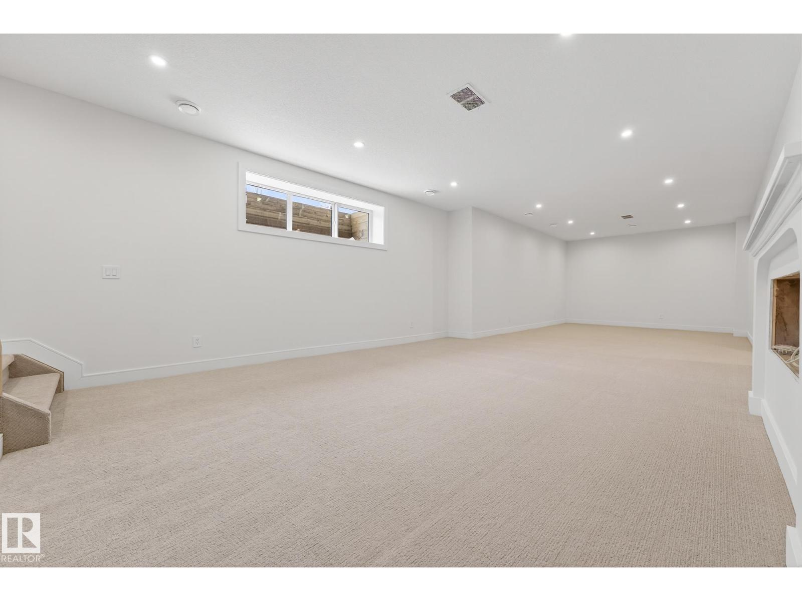14004 89A AV NW - 52