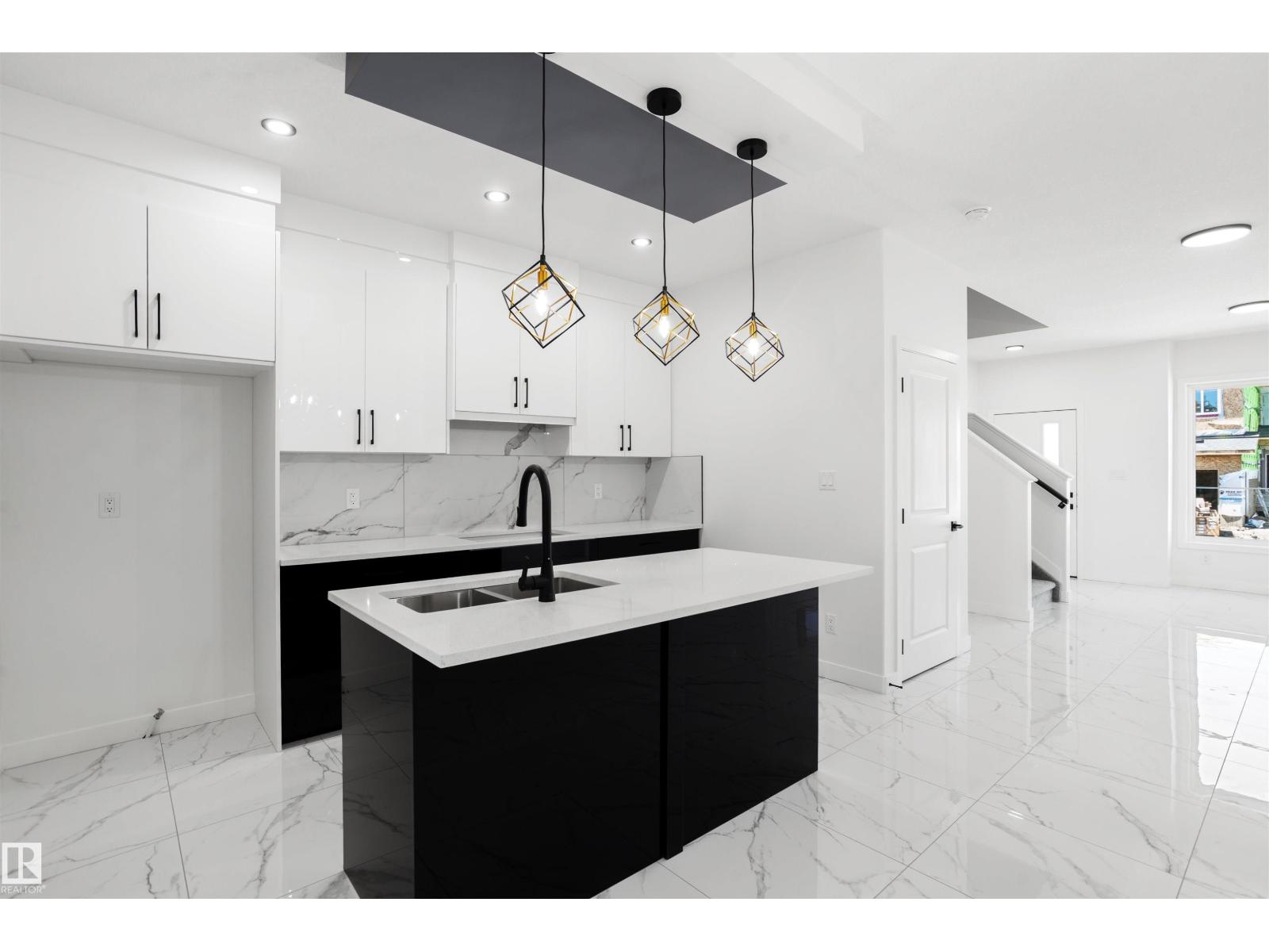 4225 63 ST - 12