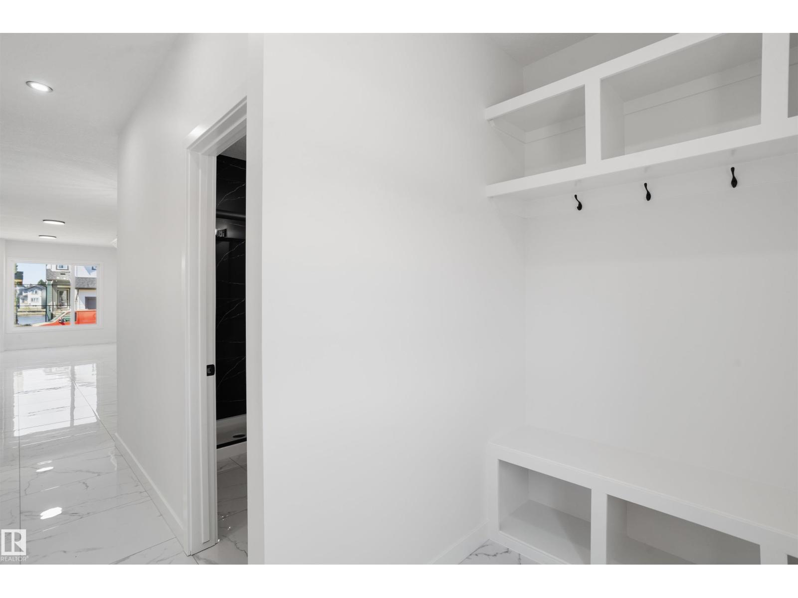 4225 63 ST - 22