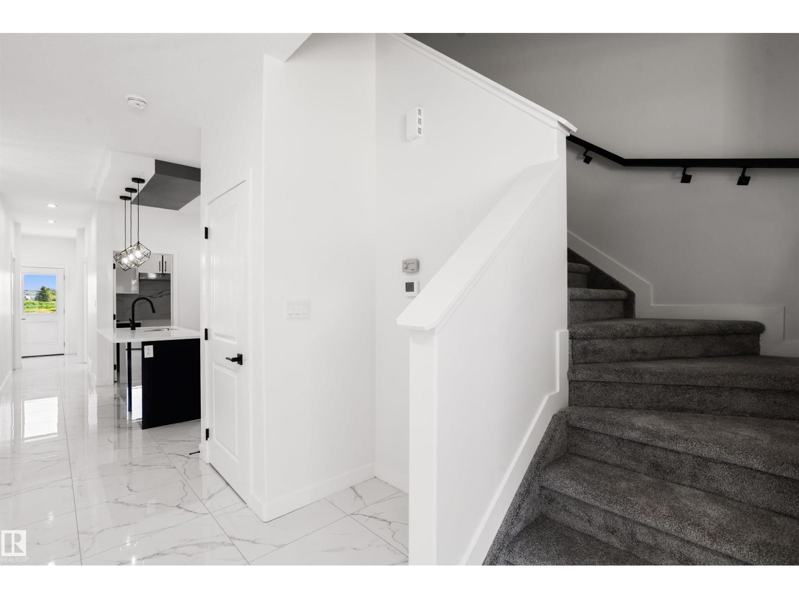 4225 63 ST - 25
