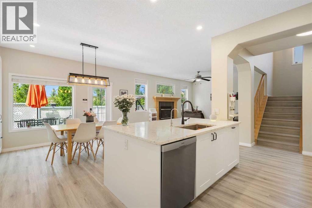 92 Cranleigh Close SE - photo 5
