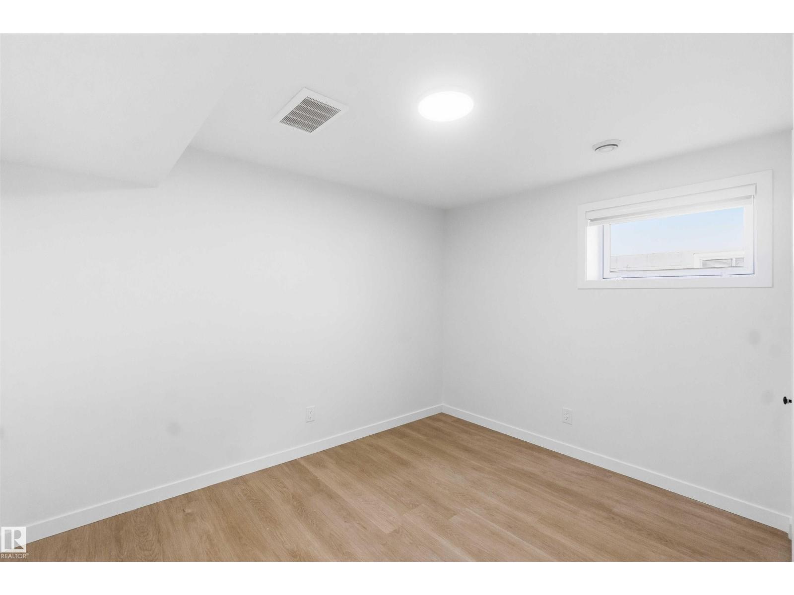 8522 8524 84 AV NW - 27