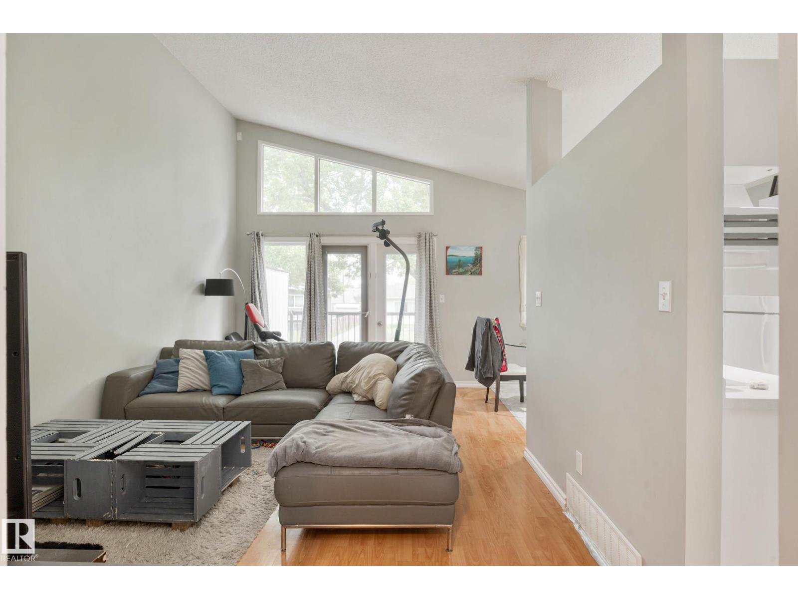 11828 & 11830 45 ST NW - 25