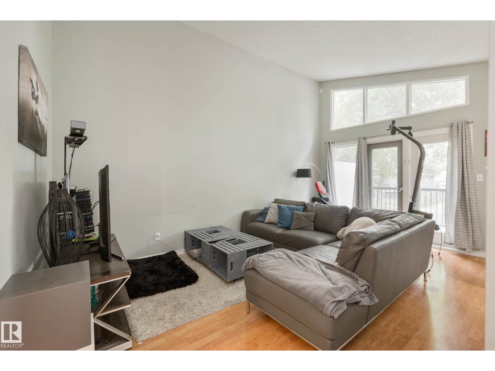 11828 & 11830 45 ST NW - 26