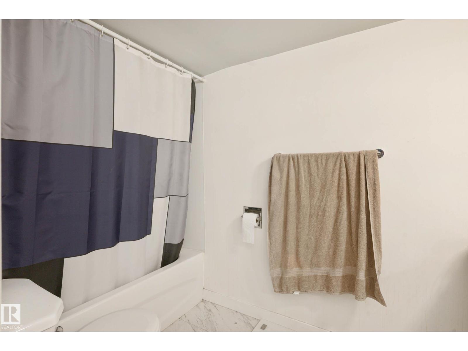 11828 & 11830 45 ST NW - 37