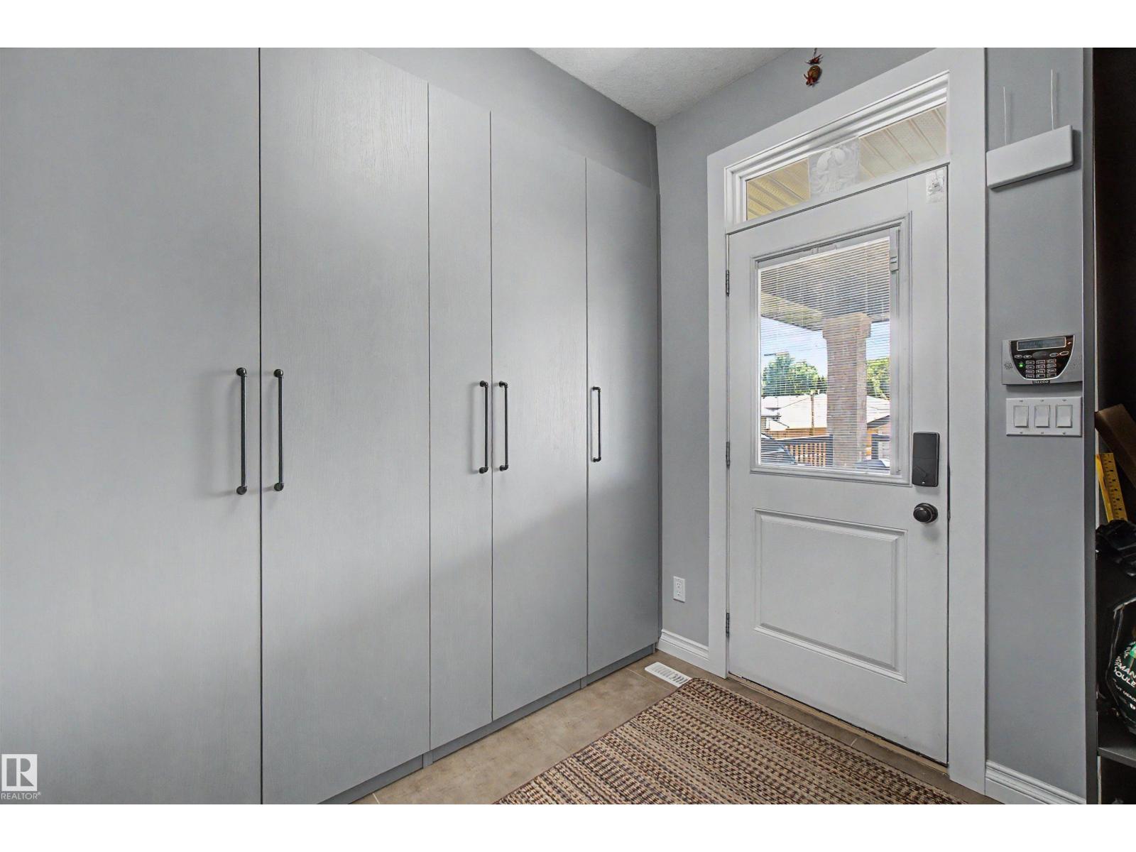 9746 153 ST NW - 34