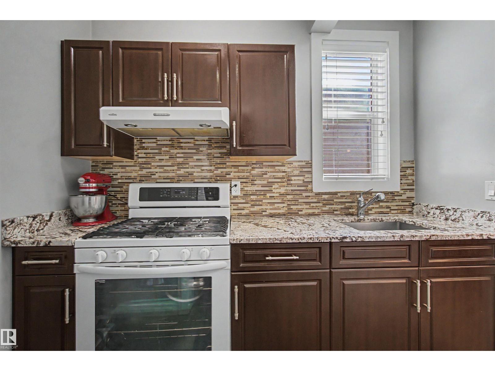9746 153 ST NW - 29