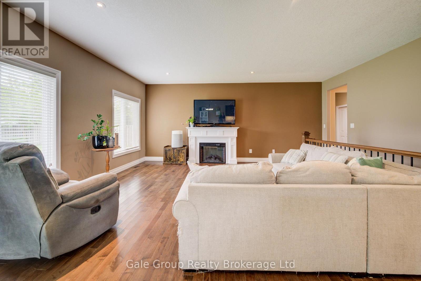 47 GRAYDON DRIVE - 10