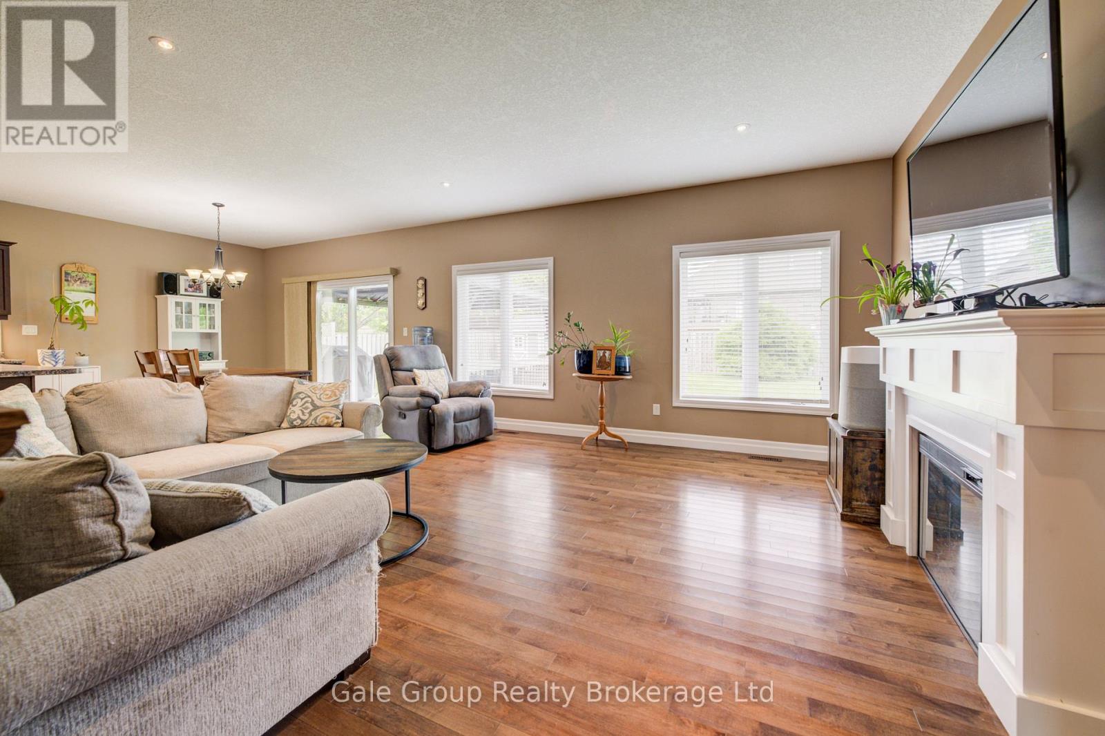 47 GRAYDON DRIVE - 11