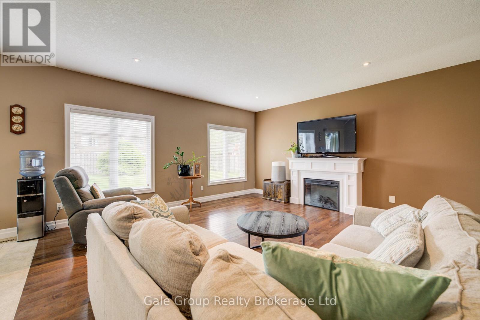 47 GRAYDON DRIVE - 9