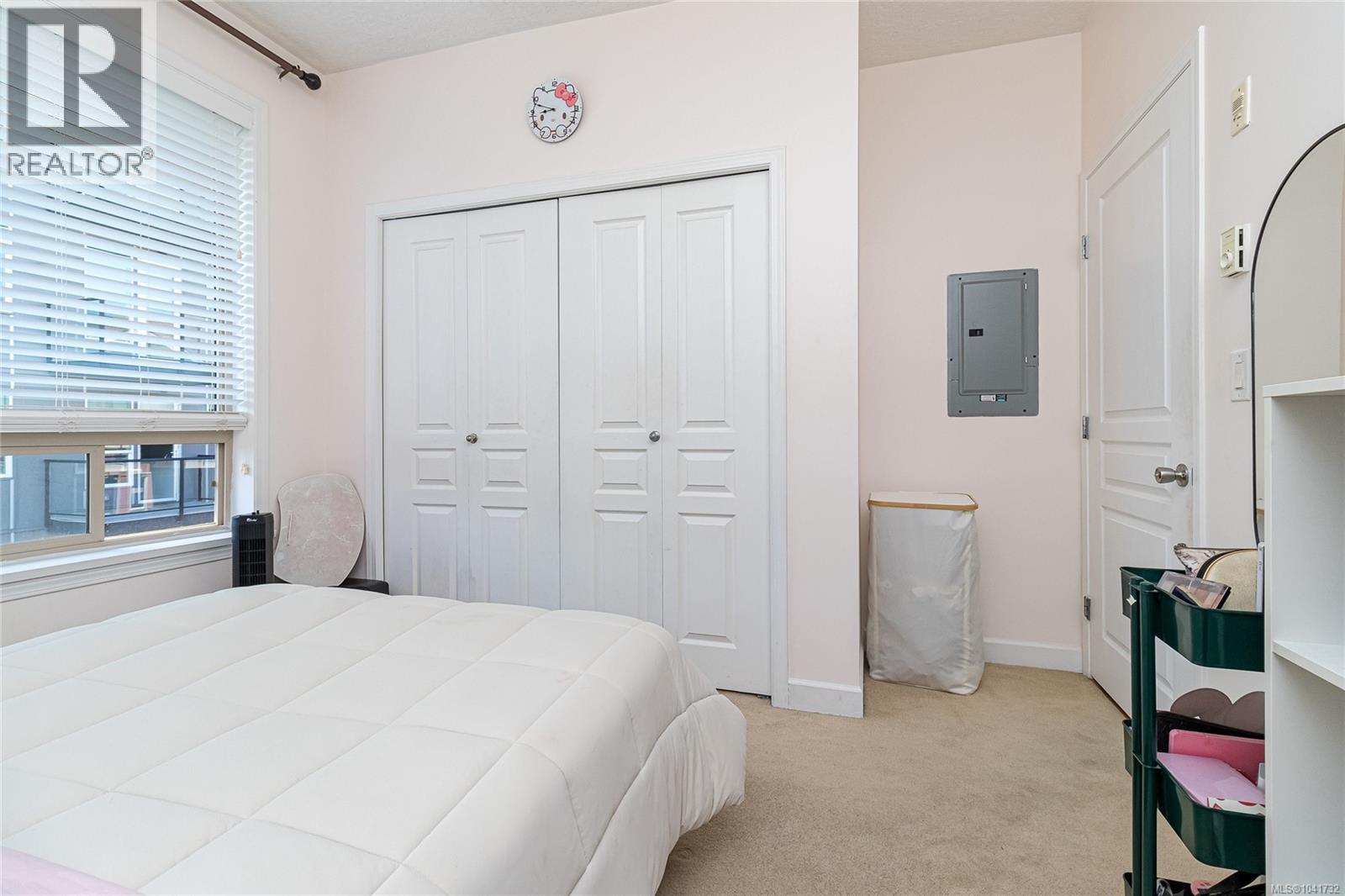 #401 825 Goldstream Ave - 17