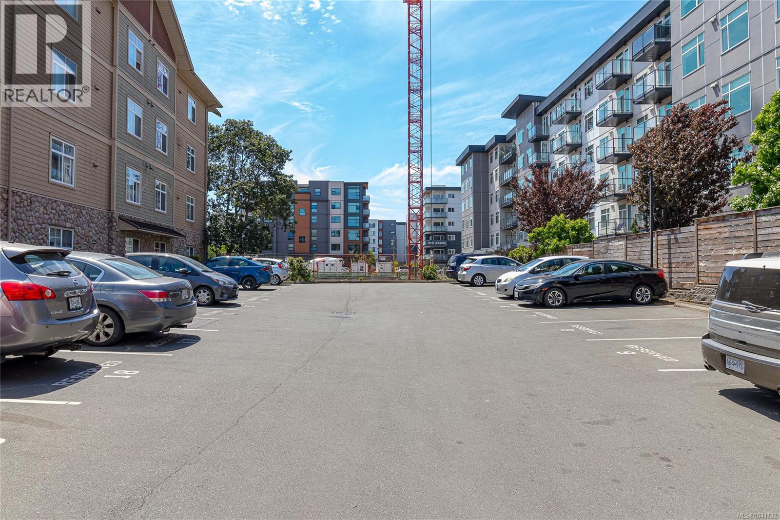 #401 825 Goldstream Ave - 25
