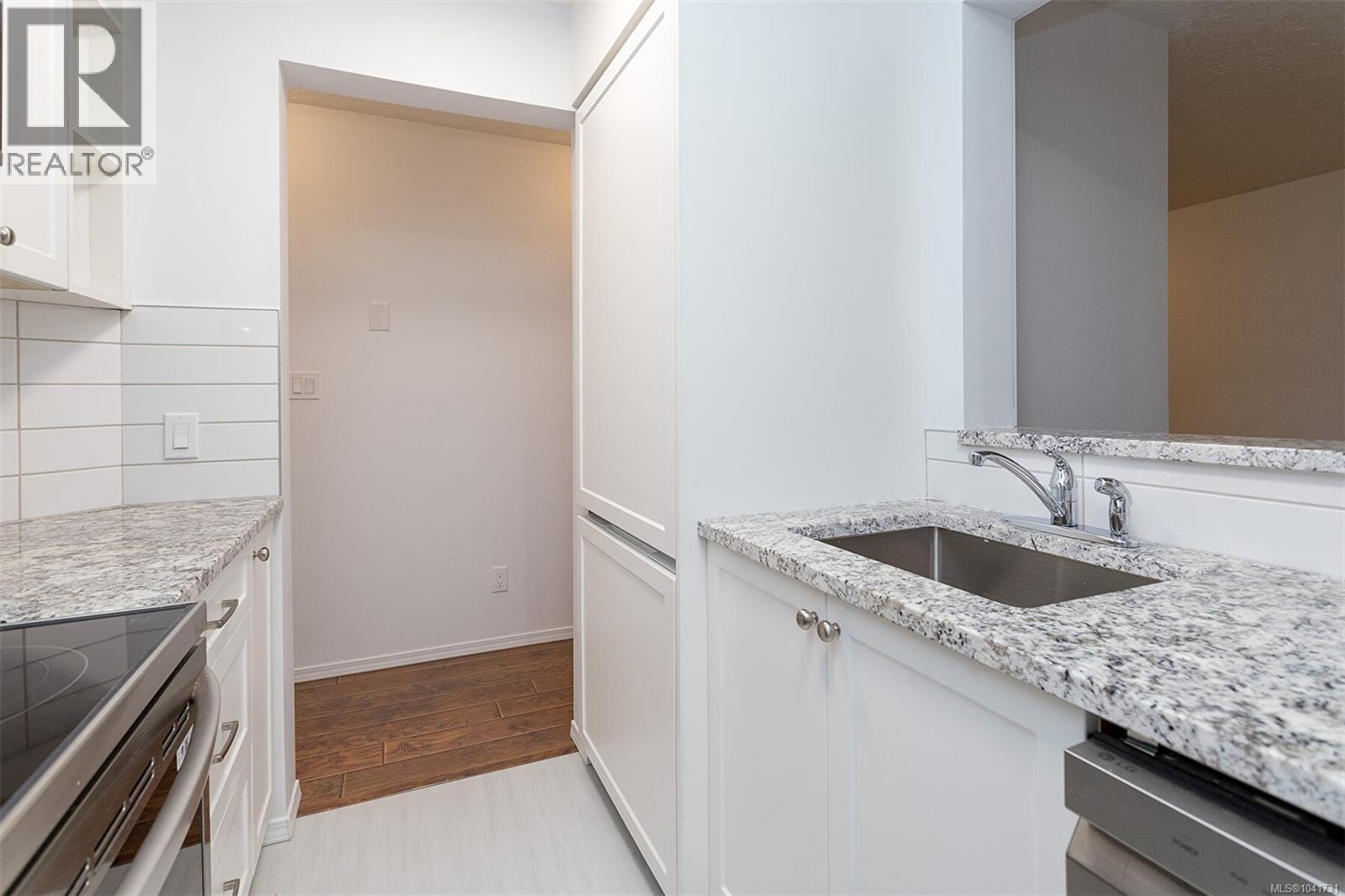 #108 898 Vernon Ave - 24