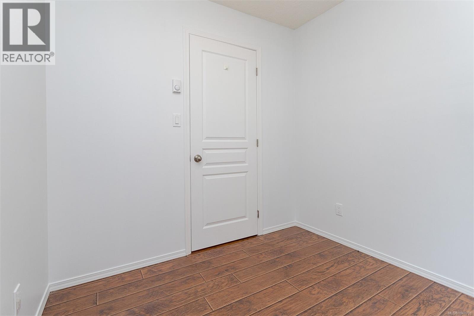 #108 898 Vernon Ave - 30