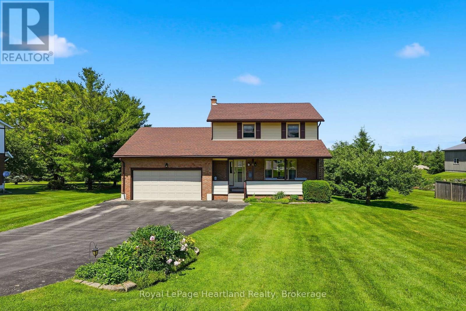 6 BROWN STREET N - 1