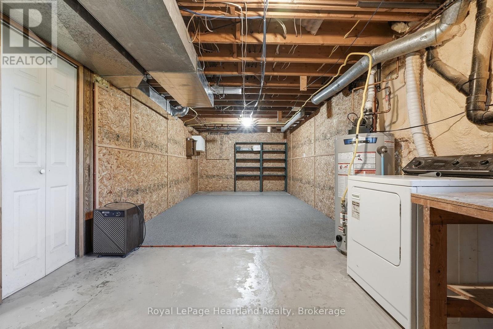 6 BROWN STREET N - 28