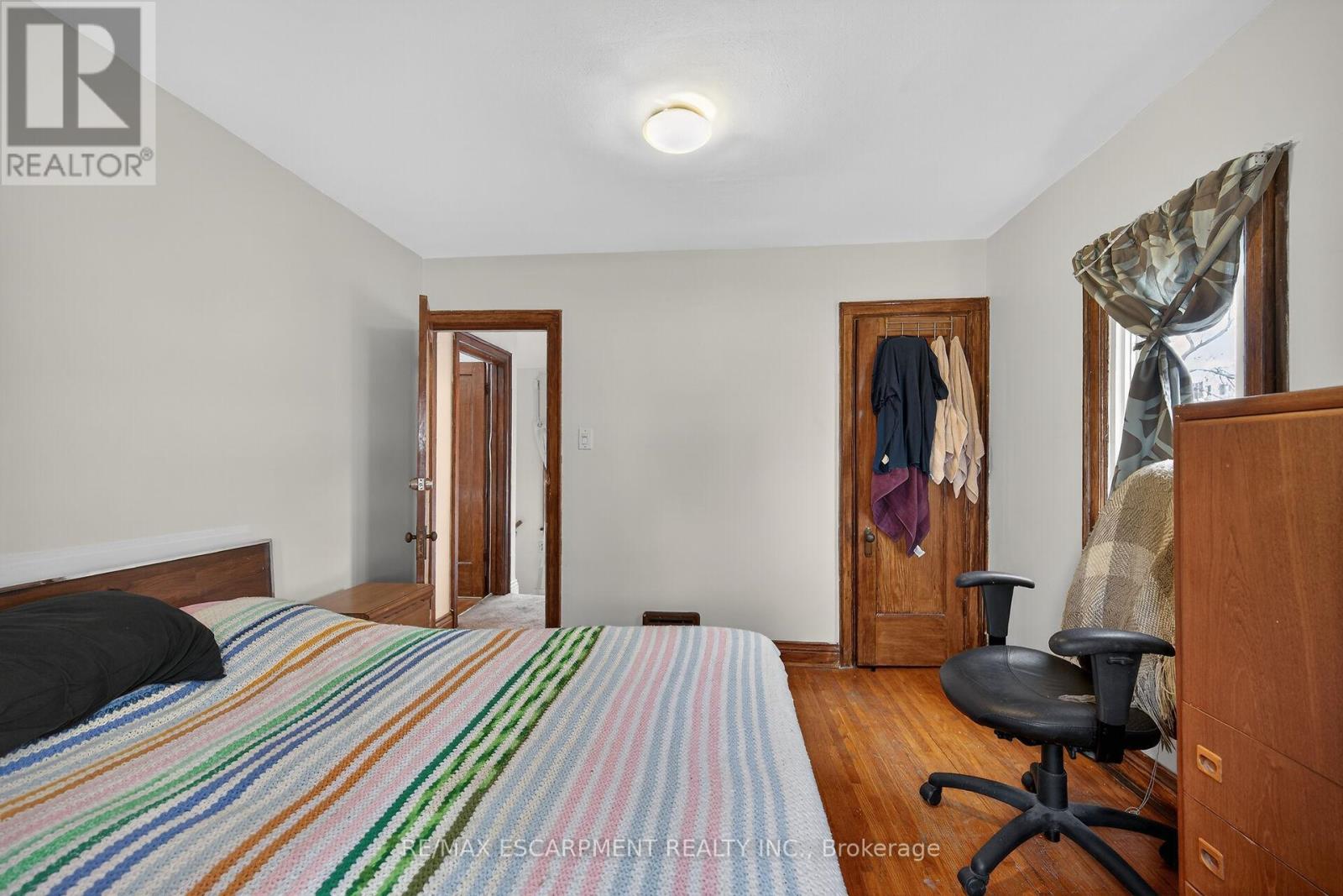 144 HUNTER STREET W - 25
