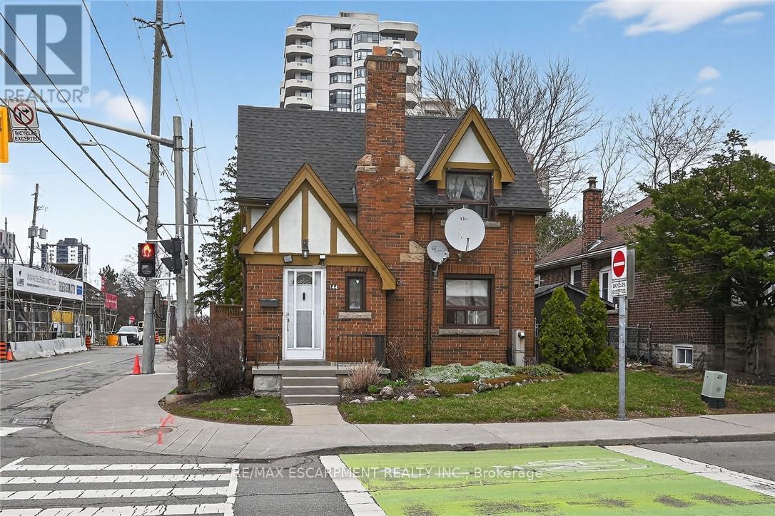 144 HUNTER STREET W - 45