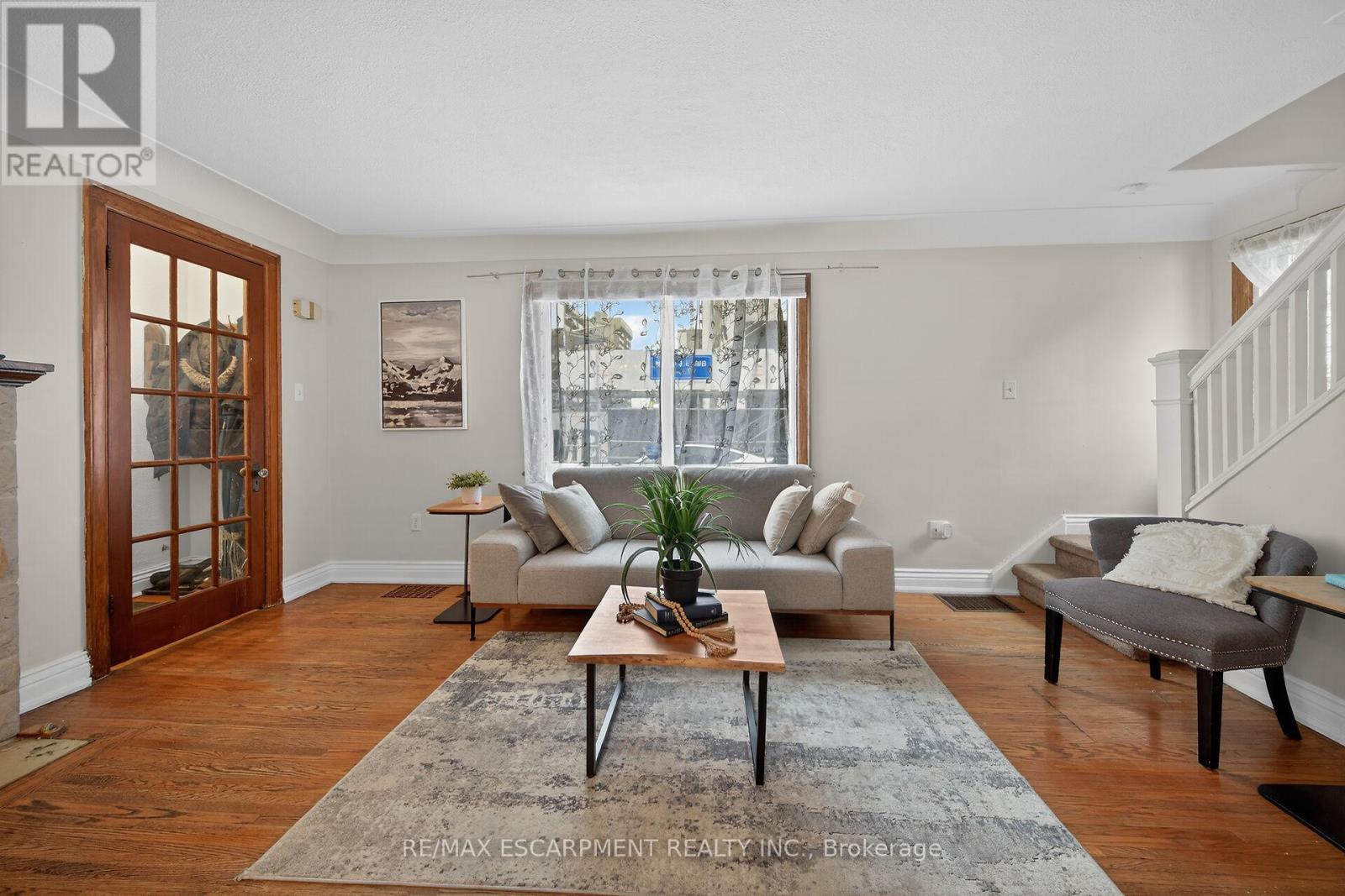 144 HUNTER STREET W - 8