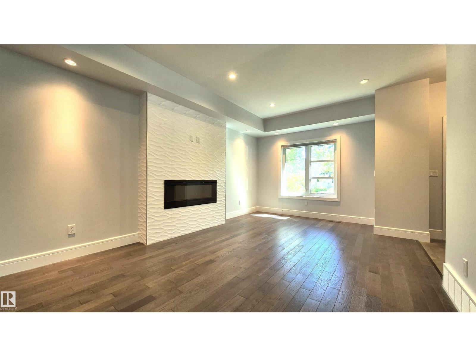 11246 78 AV NW - 10