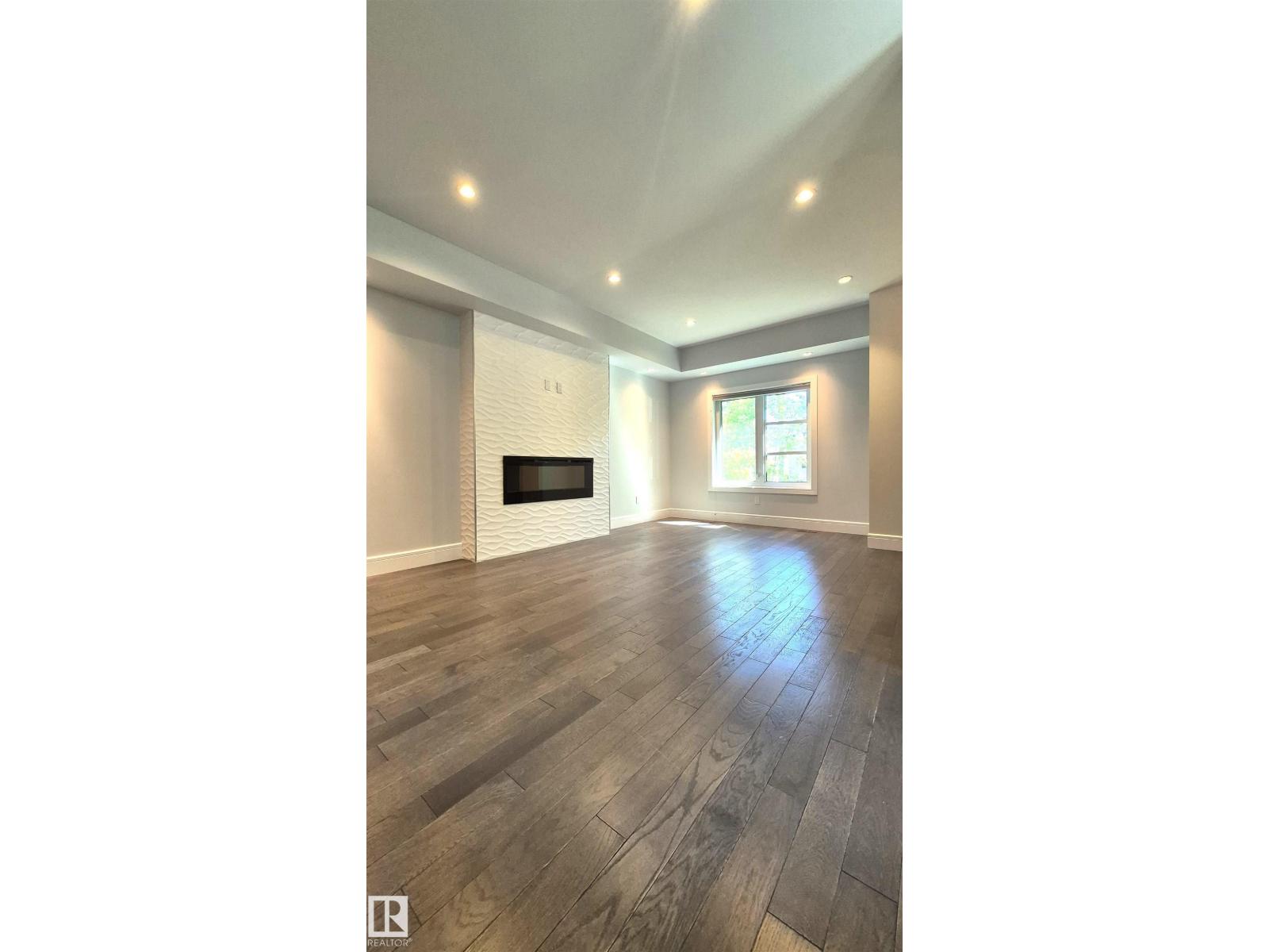 11246 78 AV NW - 11