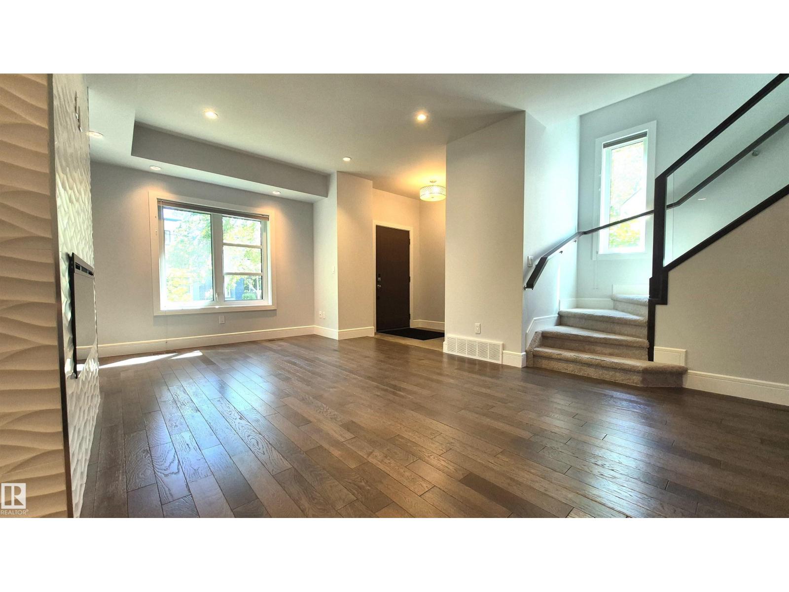 11246 78 AV NW - 12