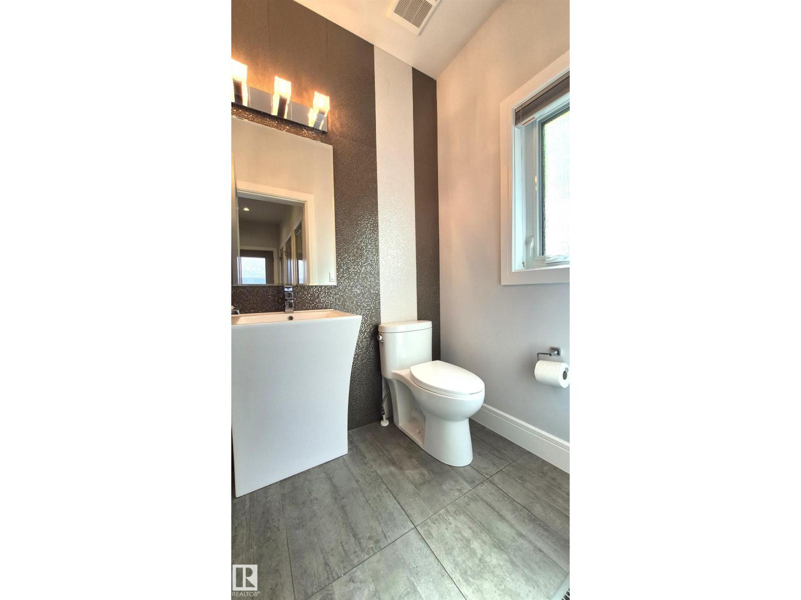 11246 78 AV NW - 26