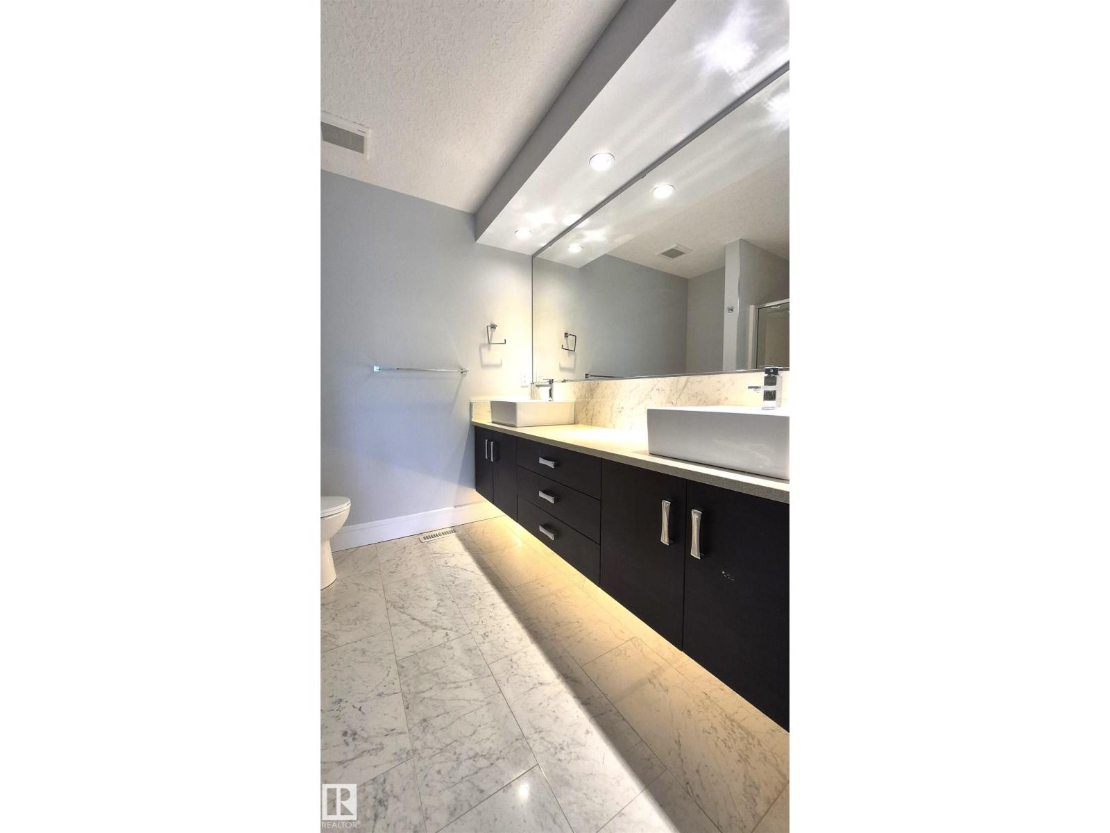 11246 78 AV NW - 32